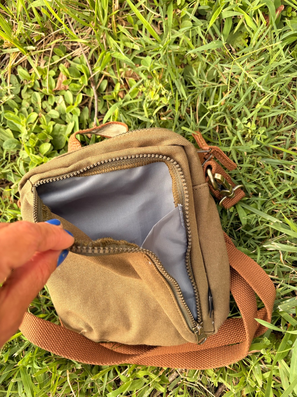L.L Bean Brown Crossbody Shoulder Bag Casual Everyday Carry - Picture 3 of 5